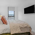 21 Two Bedroom- With Secure Parking And Free Onsite Gym Daire