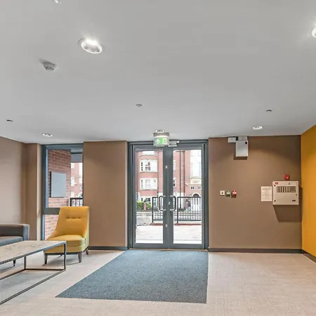 21 Two Bedroom- With Secure Parking And Free Onsite Gym Apartment York