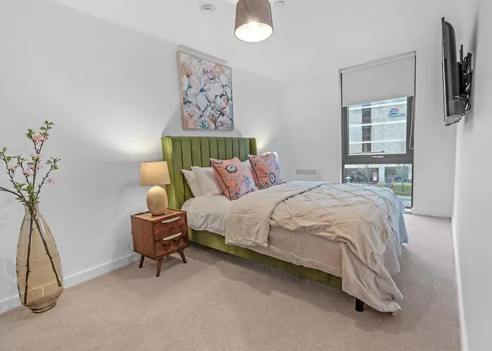 21 Two Bedroom- With Secure Parking And Free Onsite Gym * York