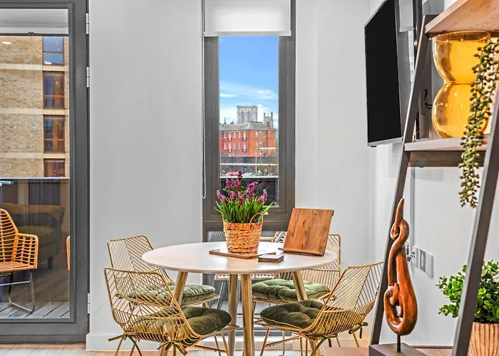 21 Two Bedroom- With Secure Parking And Free Onsite Gym York