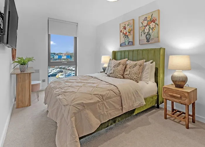 21 Two Bedroom- With Secure Parking And Free Onsite Gym * York