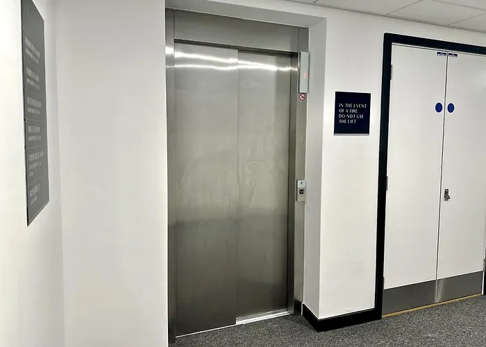 21 Two Bedroom- With Secure Parking And Free Onsite Gym Apartamento *