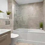 21 Two Bedroom- With Secure Parking And Free Onsite Gym Apartamento *