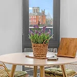Apartamento 21 Two Bedroom- With Secure Parking And Free Onsite Gym York