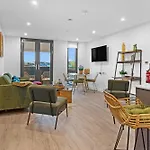 21 Two Bedroom- With Secure Parking And Free Onsite Gym Apartamento York