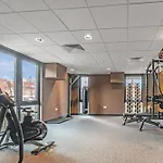 21 Two Bedroom- With Secure Parking And Free Onsite Gym Apartamento