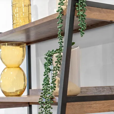 21 Two Bedroom- With Secure Parking And Free Onsite Gym *